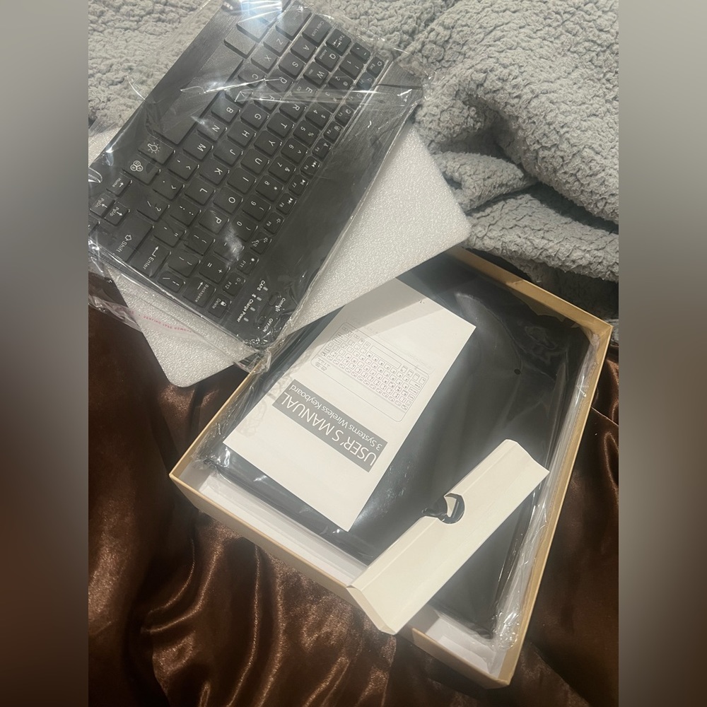 BORIYUAN New iPad 10.2 9th 8th 7th Generation 2021 Keyboard Case